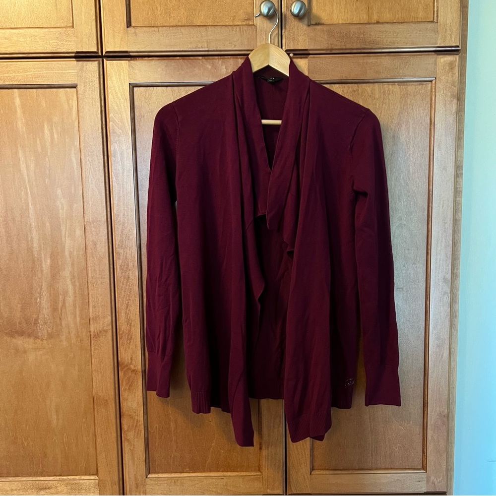 Guess Sweater - Picture 2 of 10